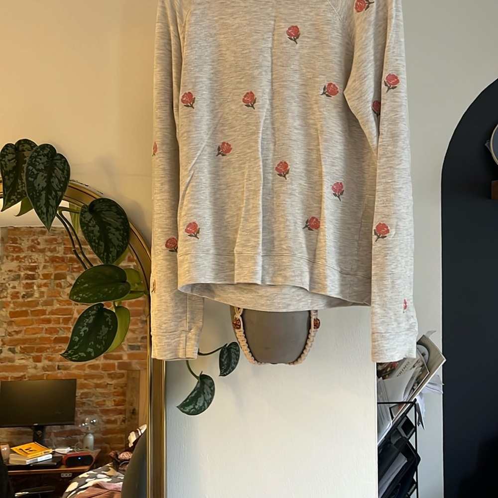 Women's Gray Floral Top